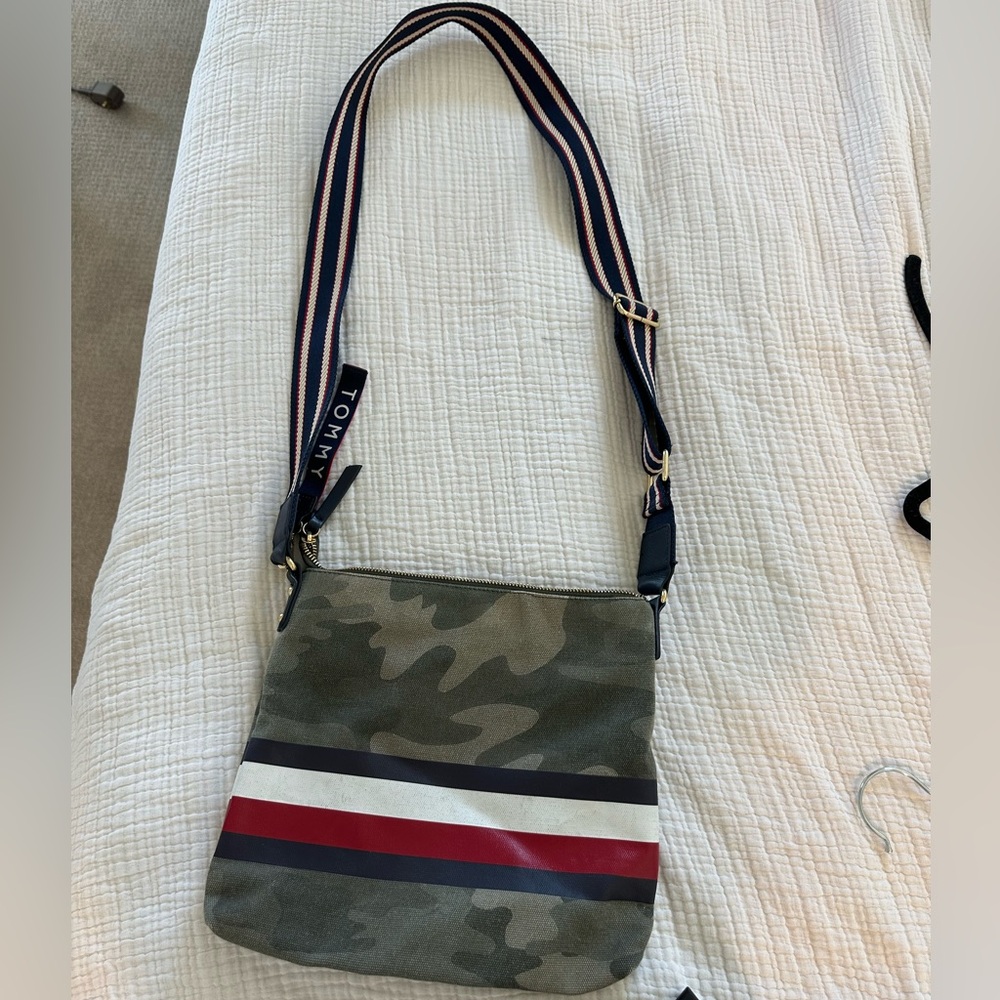 Tommy Hilfiger Green Camouflage Messenger Bag